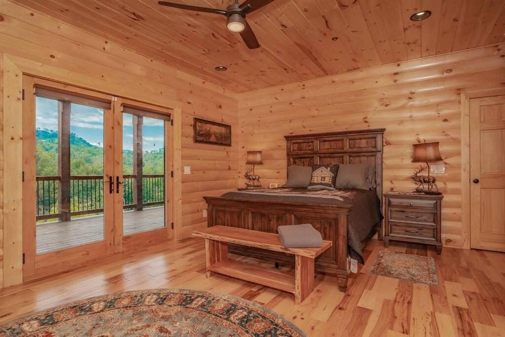 Roaring Fork Lodge Gatlinburg Exterior photo